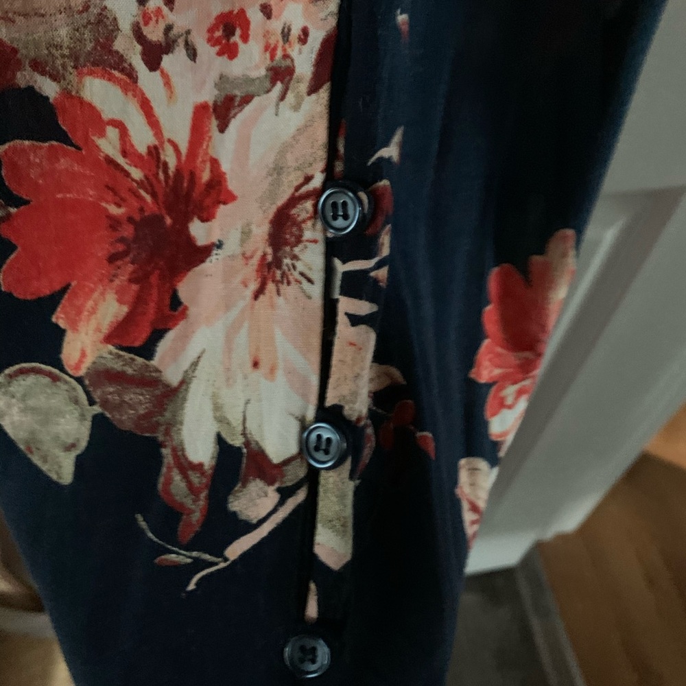 NWOT PEEP BACK 3/4th SLIT DRESS - Picture 8 of 9